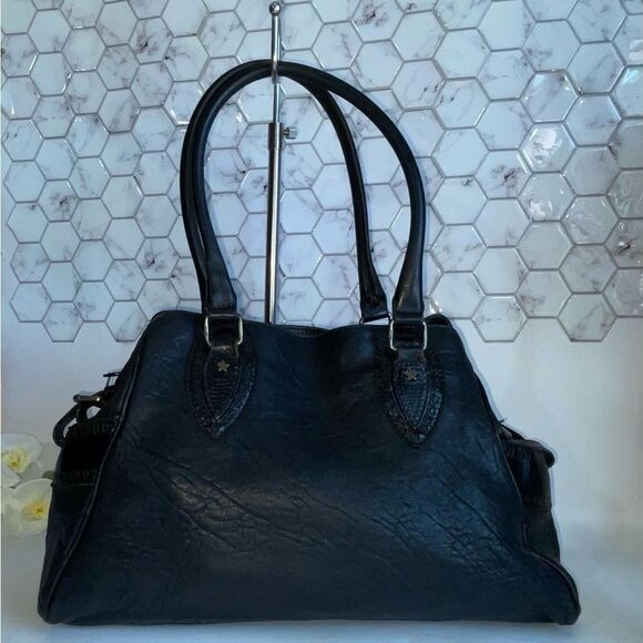 Fendi Black Leather Shoulder Bag Timeless Design - Picture 2 of 16